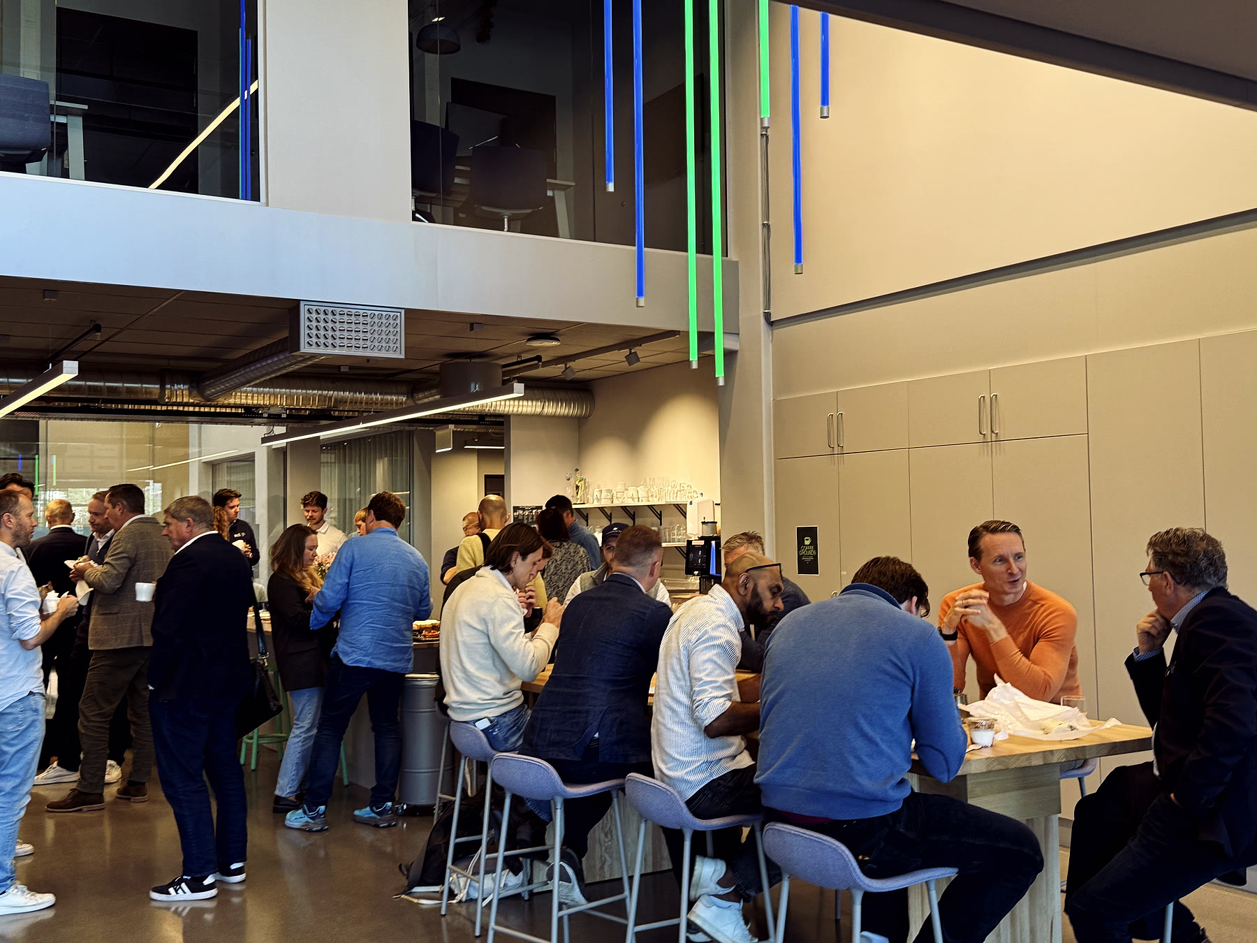 Attendees from research, industry and investment continuing the conversation over lunch in RunwayFBU’s Tech Hub.